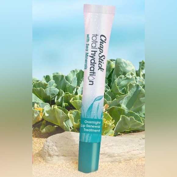ChapStick Lip Treatment Total Hydration With Sea Minerals Overnight Renewal Balm - Picture 4 of 11